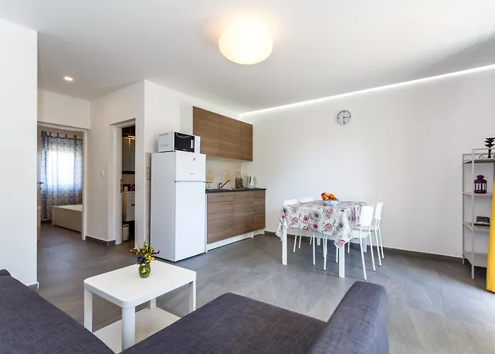 Lavender, Lighthouse, Sunrise - Kuca&more House No13 Apartman