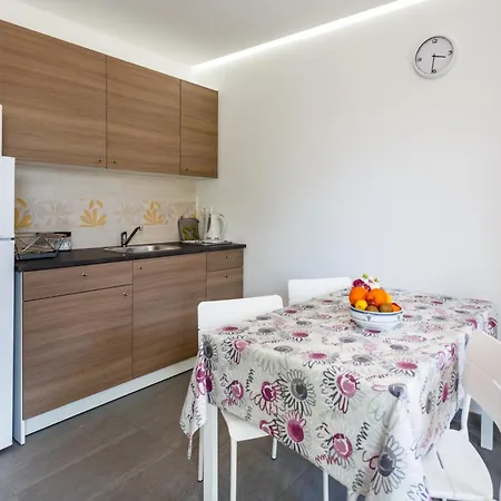 Apartman Modern New Krk - Kuca&more App No13 *
