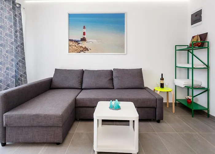 Lavender, Lighthouse, Sunrise - Kuca&more House No13 * 크르크